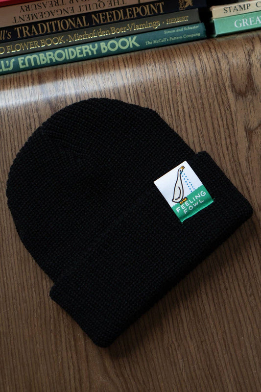 Feeling Fowl Shaker Stitch Beanie: Black