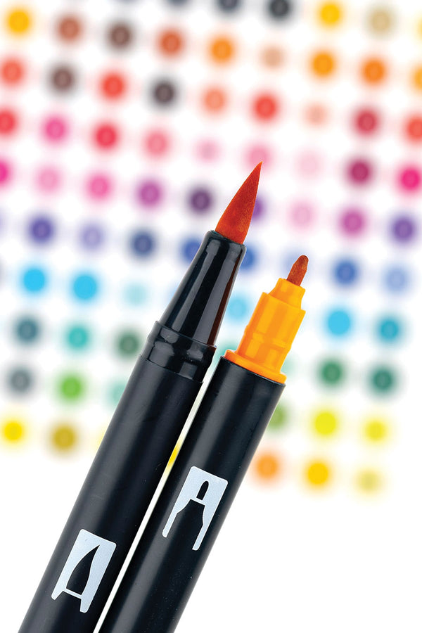 A photo of the orange dual tip marker in orange. 