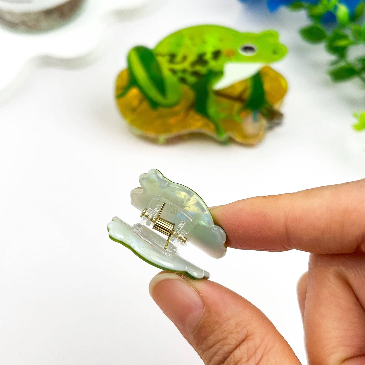 Frog Hair Claw Clip